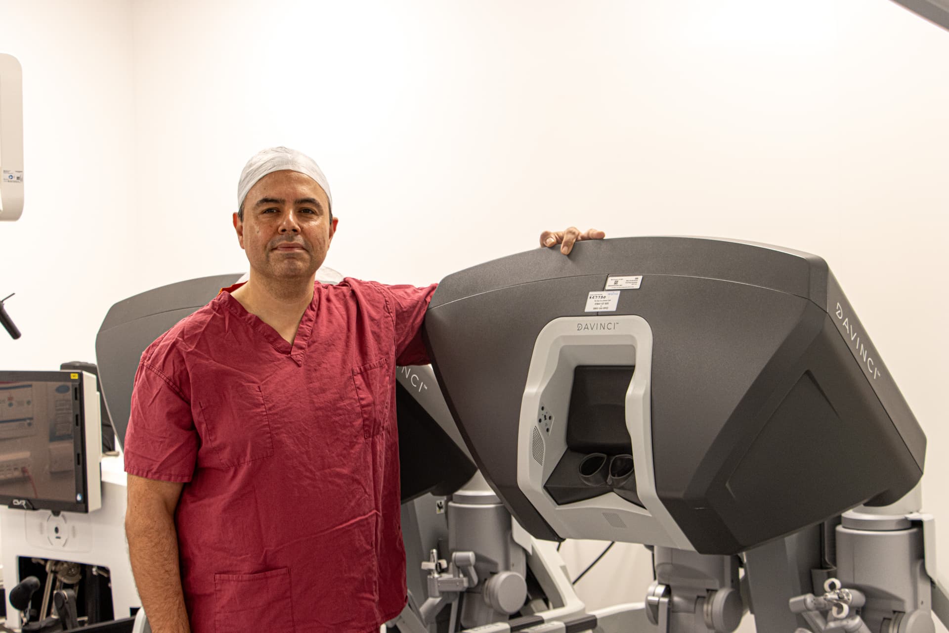 Mr Najib Daulatzai in the operating theatre with advanced surgical technology